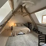 Les Du Chateau Du Gros Tison Holiday home *